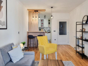 Modern 1BR Apt With Workspace, Ideal For Long Stays